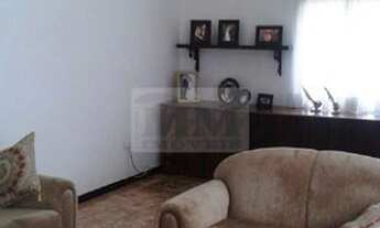 Imagem 7: Imóvel localizado entre a avenida Maringá e Jacob Macanhan, amplo espaço de terreno