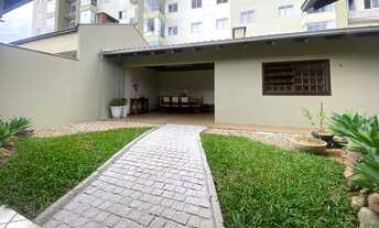 Imagem 2: CASA no SAGUAÇÚ com 3 quartos para VENDA, 393 m²