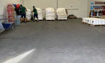 Imagem 3: Pavilhão Galpão / depósito com 5 vagas na garagem