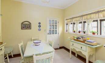 Imagem 7: Casa de condomínio para venda tem 313 metros quadrados com 5 quartos