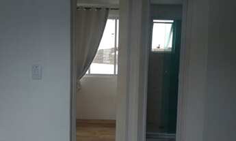 Imagem 2: Quarto e banheiro individuais para mulher