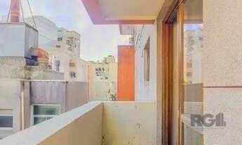 Imagem 7: Apartamento de 1 dormitório e sacada na Cidade Baixa desocupado