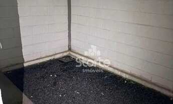 Imagem 3: Apartamento térreo com varanda estendida com 2 dormitórios à venda, 47m² por R$ 180.000