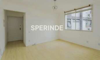 Imagem 2: Ótimo apartamento de 02 dormitórios, área de serviço com banheiro auxiliar e 01 vaga de ga