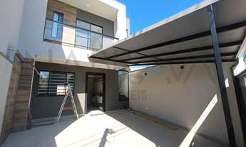 Imagem 2: Sobrado para Venda em Matinhos, Centro, 3 dormitórios, 1 suíte, 1 banheiro, 2 vagas