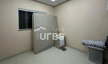 Imagem 7: Casa de Esquina à Venda Moderna, Arejada e com Excelente Localização