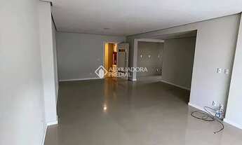 Imagem 5: Osório - Em prédio belíssimo, estilo neoclássico 3 dormitórios