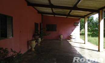 Imagem 4: Chácara à venda, 3 quartos, Área Rural de Uberlândia - Uberlândia/MG