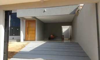 Imagem: R. Vendo casa recentemente reformada com