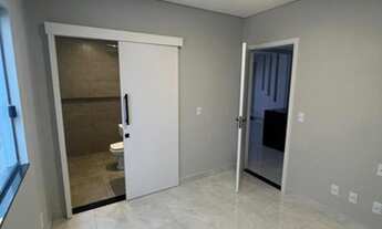 Imagem 6: Casa de condomínio para venda tem 220 metros quadrados com 3 quartos