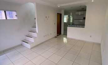 Imagem: 2/4, varandão, próximo ponto de ônibus