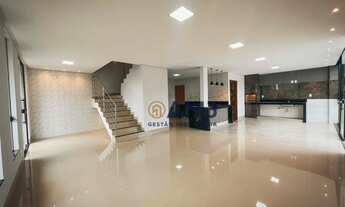 Imagem: Sobrado no Setor Três Marias com 3 suítes