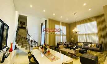 Imagem 2: Sobrado à venda em Maringá, Zona 08, com 4 quartos, com 492 m², CONDOMÍNIO SAINT ETIENNE