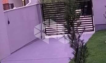 Imagem 3: Lindo e novíssimo sobrado com 2 suítes e pátio na frente e atrás, no melhor loteamento de