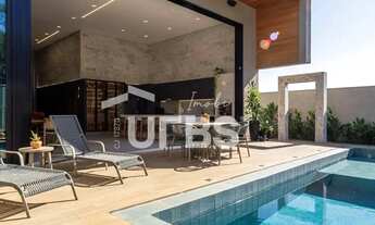 Imagem 2: Imóvel para venda com 305 metros quadrados com 4 quartos em Parque Cidade - Goiânia - GO