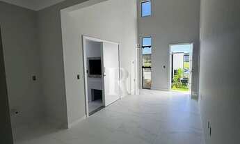 Imagem 3: Casa à venda com 02 dormitórios sendo uma suíte e vaga de garagem junto a um belo jardim