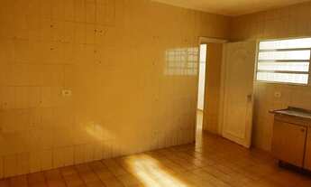 Imagem 2: Sobrado com 3 dorms, sendo 1 suíte e edícula nos fundos