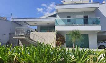 Imagem 3: CASA DE CONDOMÍNIO COM PISCINA E MUITO VERDE NO CAXAMBÚ