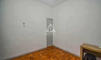 Imagem 3: Ótimo conjugado de fundos, silencioso. Quadra da praia