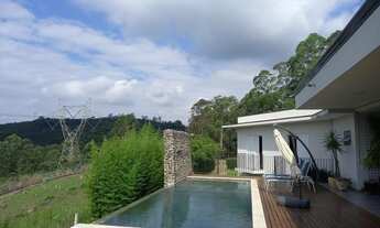 Imagem 2: Casa Térrea Semi Nova Cajamar Condominio Serra dos Cristais 310m2 3 suítes com piscina