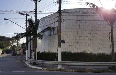 Imagem 11: Galpão/Depósito/Armazém para aluguel possui 450 metros quadrados