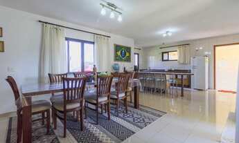 Imagem 3: Terreno com 3.000 m² e 297 m² de área construída ampla com 3 dormitórios (1 suíte com hidr