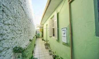 Imagem 4: Salão com casa nos fundos