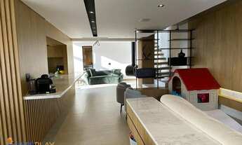 Imagem 3: Linda cobertura com três suítes, são três vagas de garagem, 215m de area util, MOBILIADO !