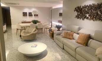 Imagem 7: Apartamento com 4 Quartos e 4 banheiros à Venda, 200 m² por R$ 2.500.000