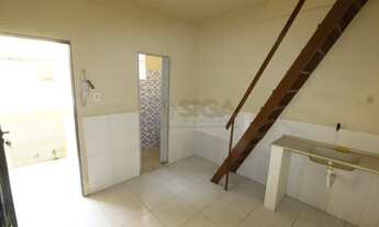 Imagem: Kitinete em vila fechada com câmera segurança