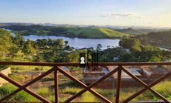 Imagem 2: Linda Granja com Chalé em madeira e Deck com Vista para a Represa