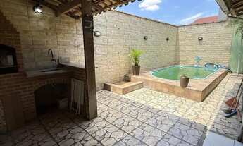 Imagem 5: Casa linear para locação com área gourmet e piscina!