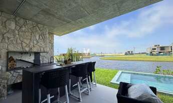 Imagem: Única casa à venda com 4 suítes, localizado