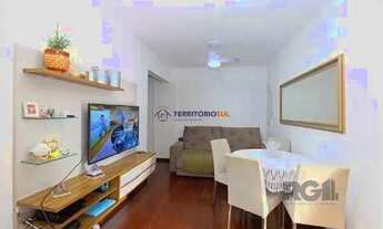 Imagem 4: Apartamento em Porto Alegre, no bairro Cristal, com 2 dormitório(s), e 2 banheir