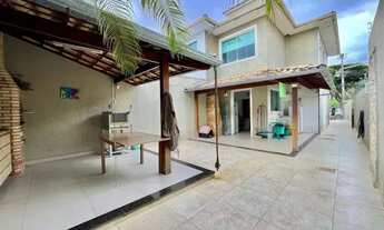 Imagem: Casa com 3 Quartos e 3 banheiros à Venda