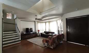 Imagem 2: Sobrado para aluguel e venda tem 280 metros quadrados com 3 quartos em Floresta - Joinvill