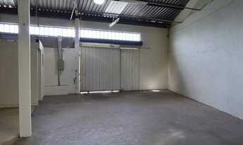 Imagem 6: Galpão com 1.094m², com estrutura de escritórios, copas, banheiros e estoque