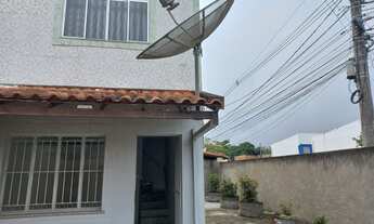 Imagem: Nova Iguaçu-Valverde Casa com dois andares