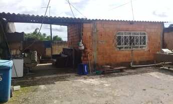 Imagem 5: Lote com um barraco e uma base pra uma casa