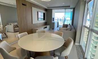 Imagem 2: Apartamento para venda possui 145 metros quadrados com 4 quartos em Meia Praia - Itapema