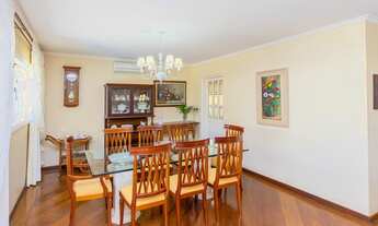 Imagem 3: Casa de condomínio para venda tem 313 metros quadrados com 5 quartos