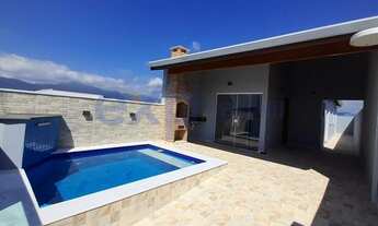 Imagem: Casa térrea com piscina e varanda gourmet