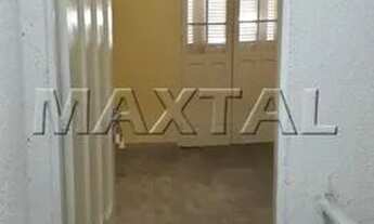 Imagem 3: Kitnet com sala e cozinha conjugadas, todo em piso frio, sacada, gabinete de cozinha, 1 ba