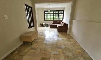 Imagem: Casa de 06 Dorm. Sendo 02 suítes na Trindade