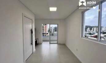 Imagem 3: Aluguel Anual: Apartamento 2 quartos sendo 1 suíte semi mobiliado no Tabuleiro em Camboriú