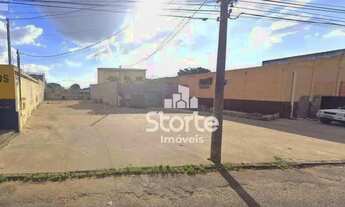 Imagem: Área em Avenida à venda, 2.379m² por