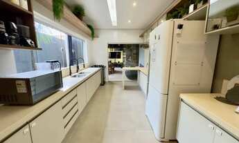 Imagem 5: Casa exclusiva à venda no Cond. Altos de Pinheiros, 5/4, 275m2, reformada