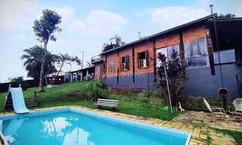 Imagem 2: Maravilhosa Casa 3 quartos sendo 1 suíte a venda no Condomínio Parque Jardim da Serra em J