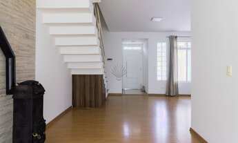 Imagem 6: Delícia de sobrado no bairro Uberaba! Com 3 dormitórios (sendo 1 suíte), 2 vagas de garage