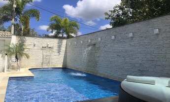 Imagem: Casa com piscina e churrasqueira temporada